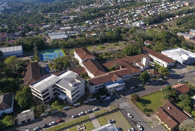 Vista aérea do campus do Instituto Ivoti.